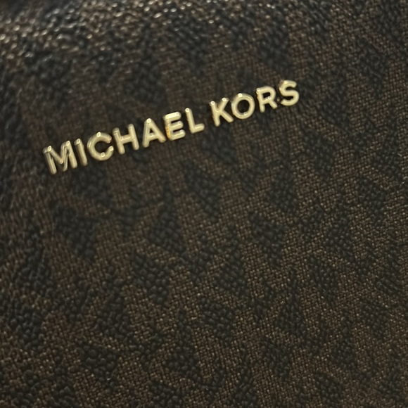 - Michael Kors - Jet Set Logo 13 Inch laptop IPad Case Case Like New color Brown - Picture 3 of 3